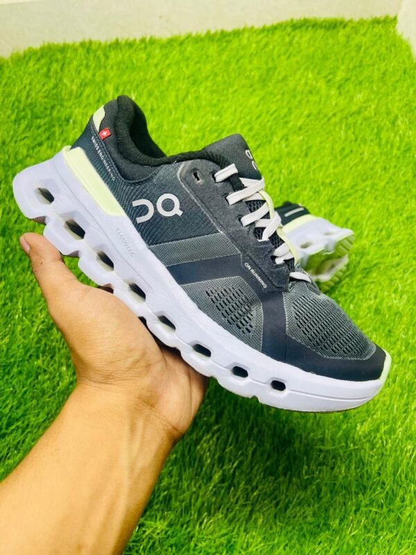 ON Cloudrunner 2