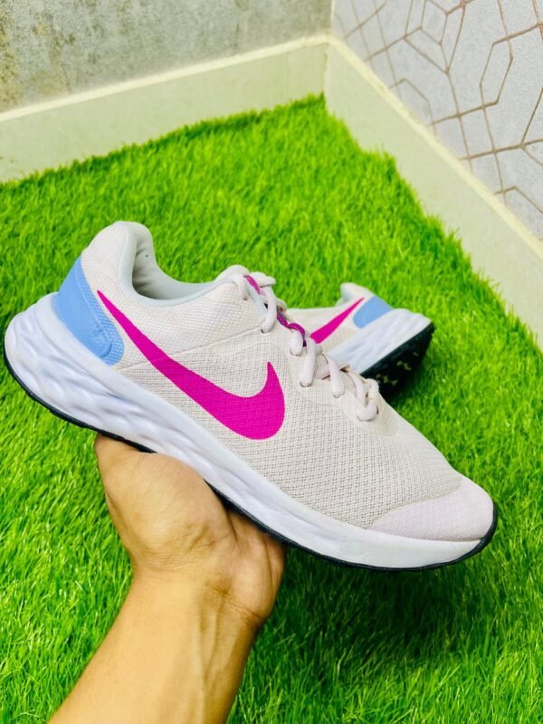 Nike revolution 7