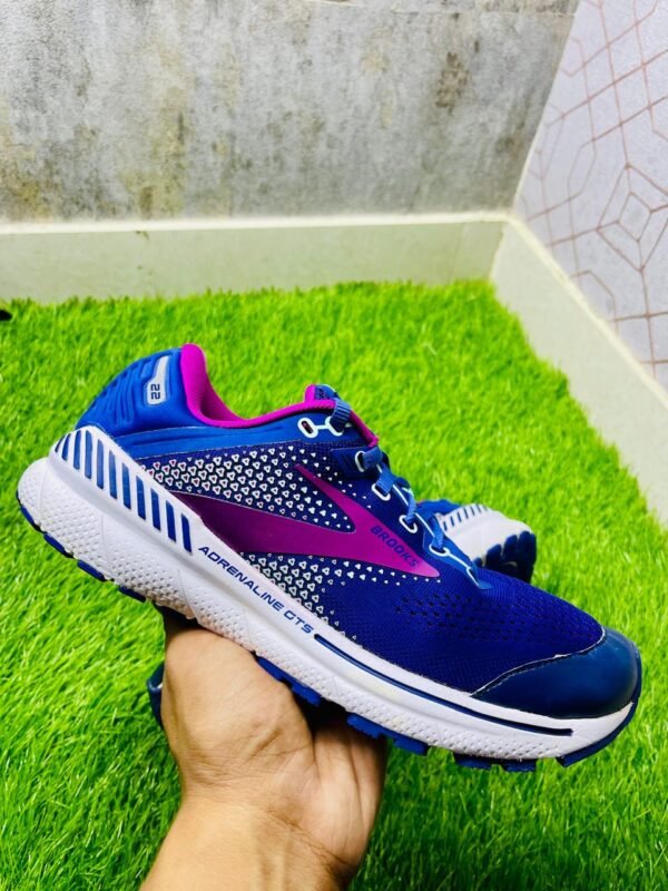 Brooks Adrenaline GTS 22